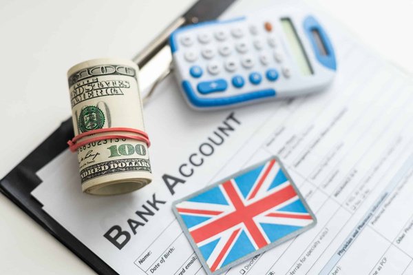Banque en ligne vs banque physique: quelles sont les différences ?