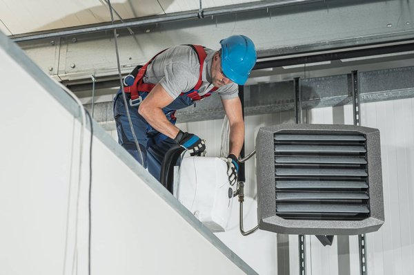 Qualité de l'air et aérotherme à eau : les meilleures pratiques